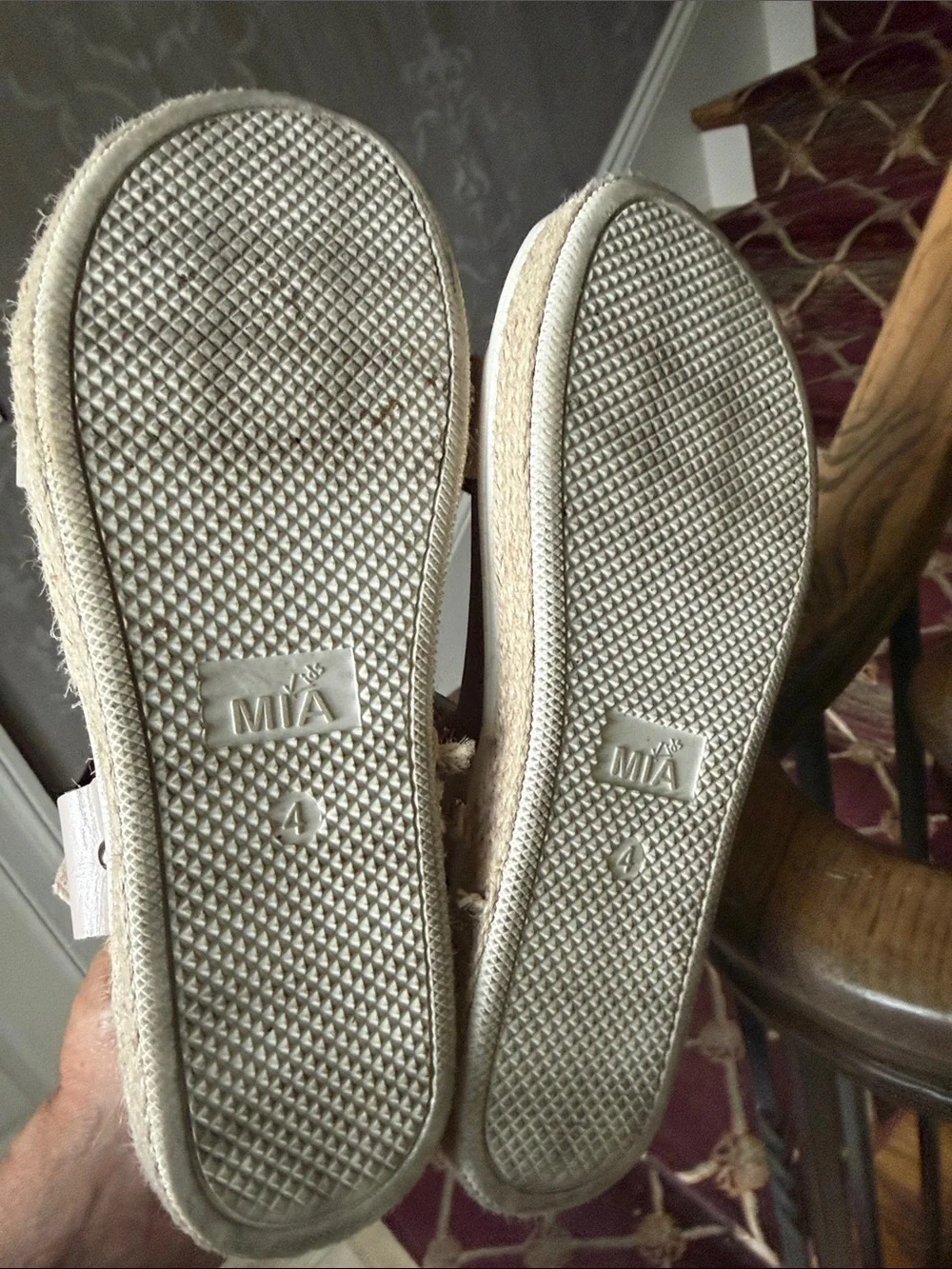 MIA JENISE girls sandal size 4 medium excellent condition